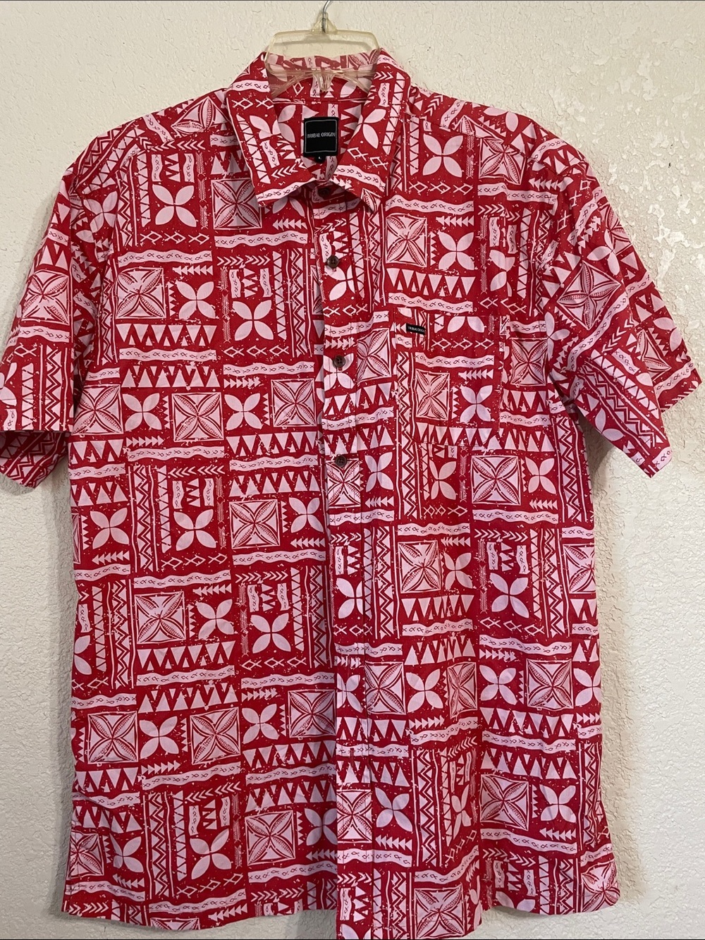 Hawaiian Men's Red Printed Short-Sleeve Button-Up Shirt